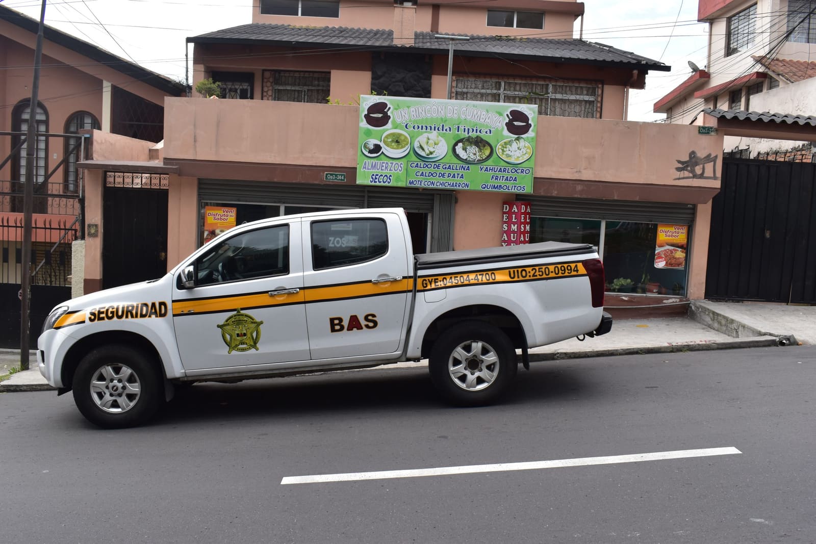 Control de acceso vehicular con lectura de placas en el ingreso